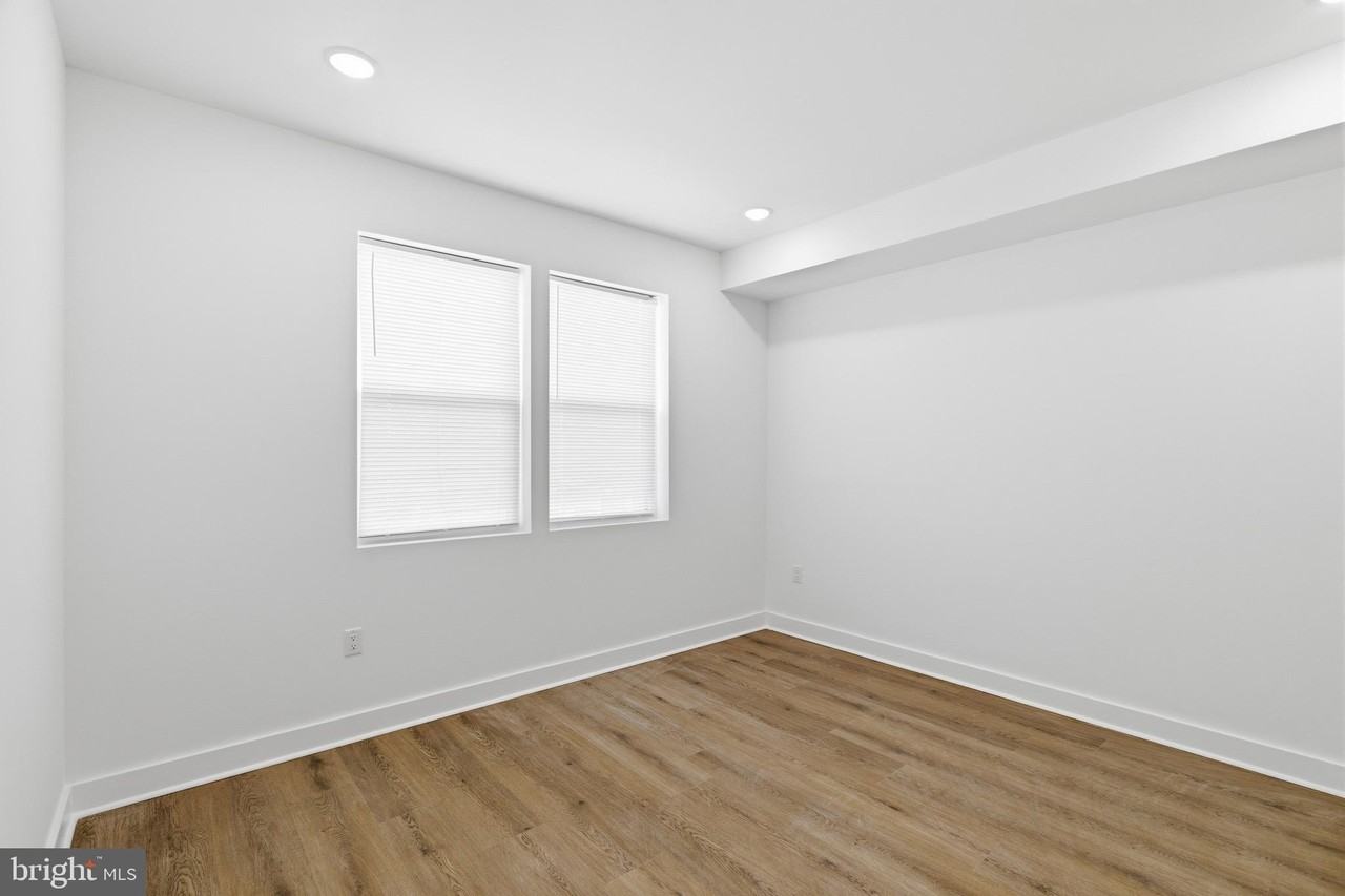 2146 N Franklin St #2 - Photo 3 of 12