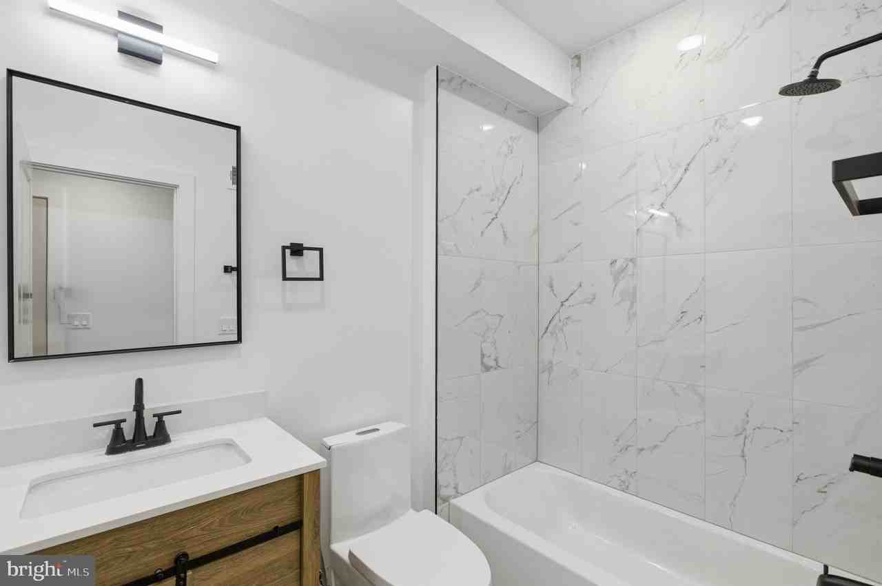 2146 N Franklin St #2 - Photo 5 of 12