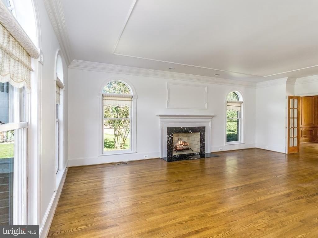 8951 Brook Rd - Photo 5 of 33