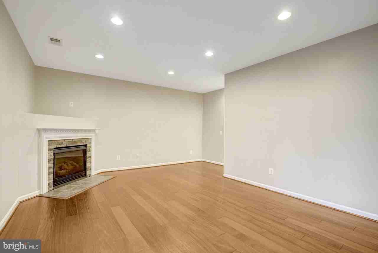 6927 Rolling Creek Way - Photo 5 of 48