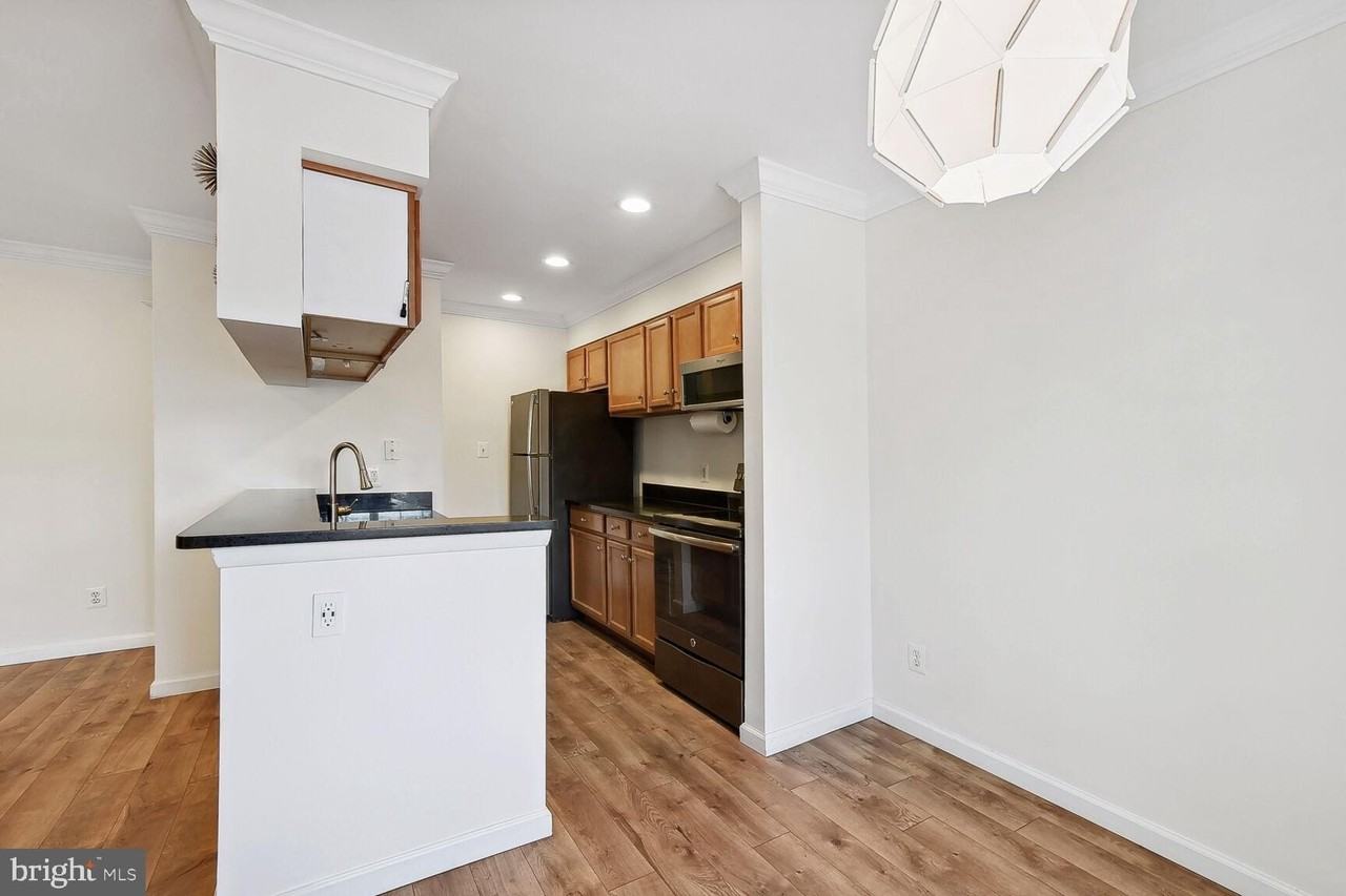 11715 Olde English Dr Unit F - Photo 6 of 27