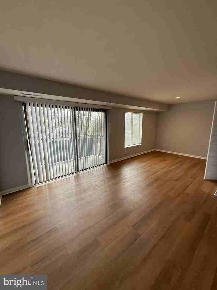 3100 S Manchester St #304 - Photo 4 of 21