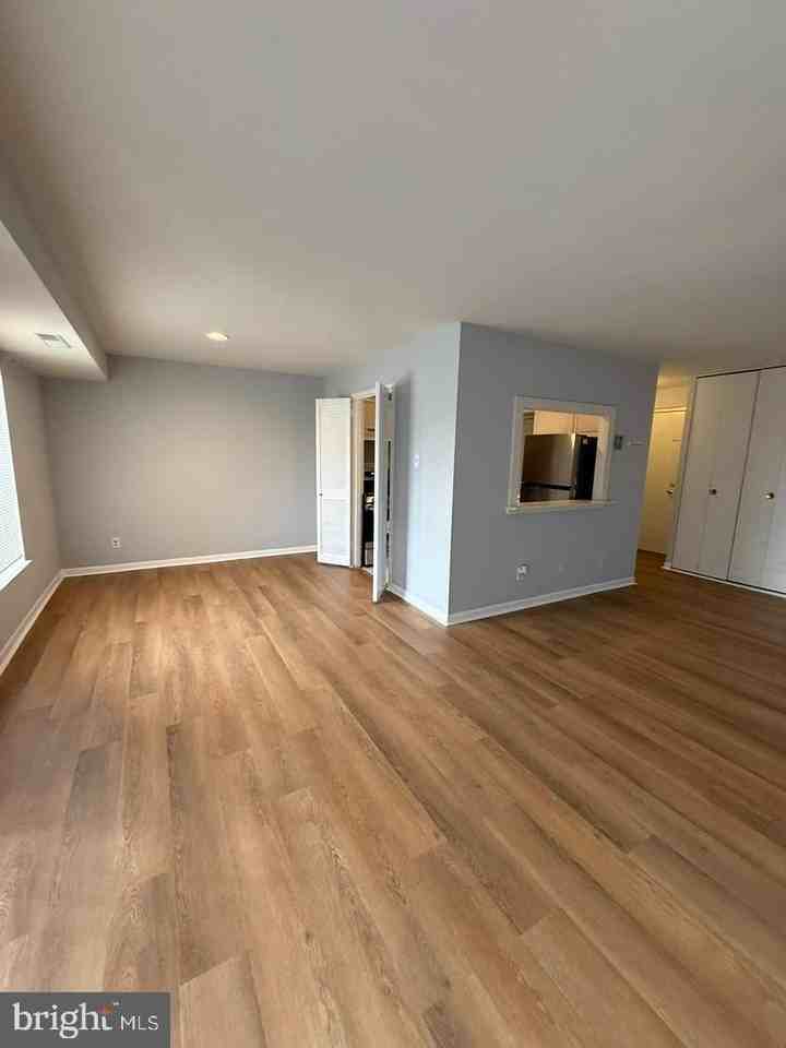 3100 S Manchester St #304 - Photo 5 of 21