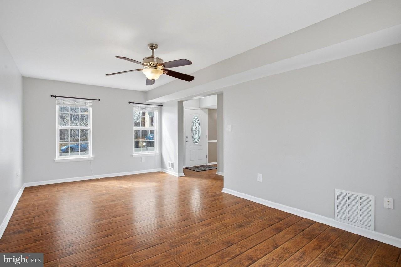 14367 Springbrook Ct - Photo 3 of 24