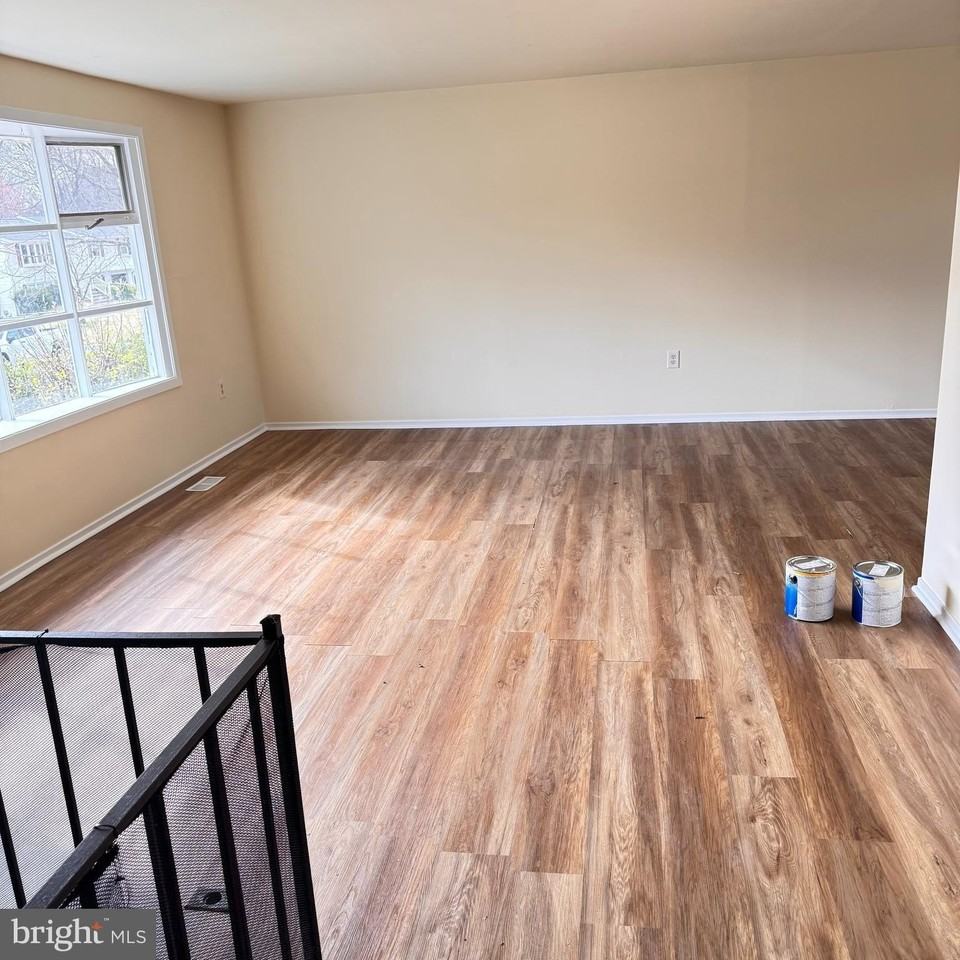 820 Barkley Dr - Photo 2 of 19