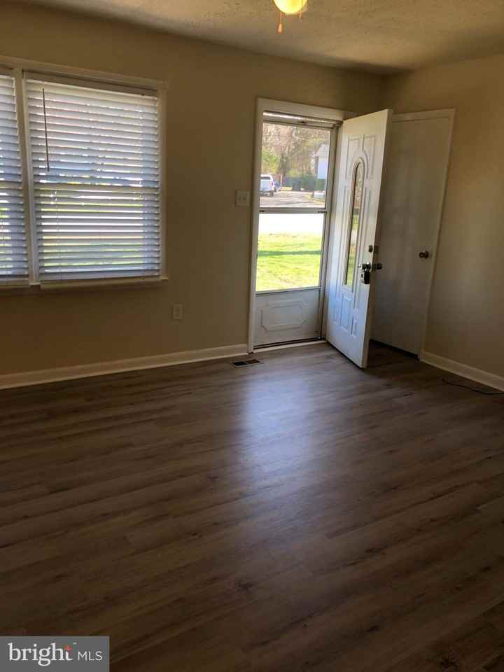 104 Lark Ln - Photo 2 of 32