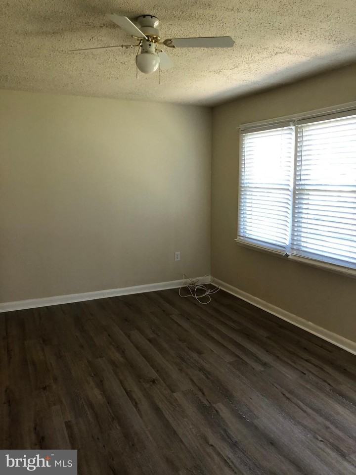 104 Lark Ln - Photo 4 of 32