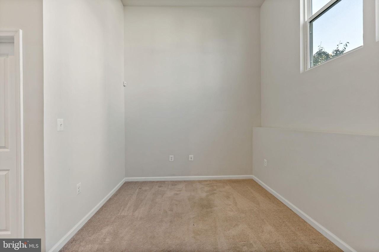 66 National St - Photo 4 of 30