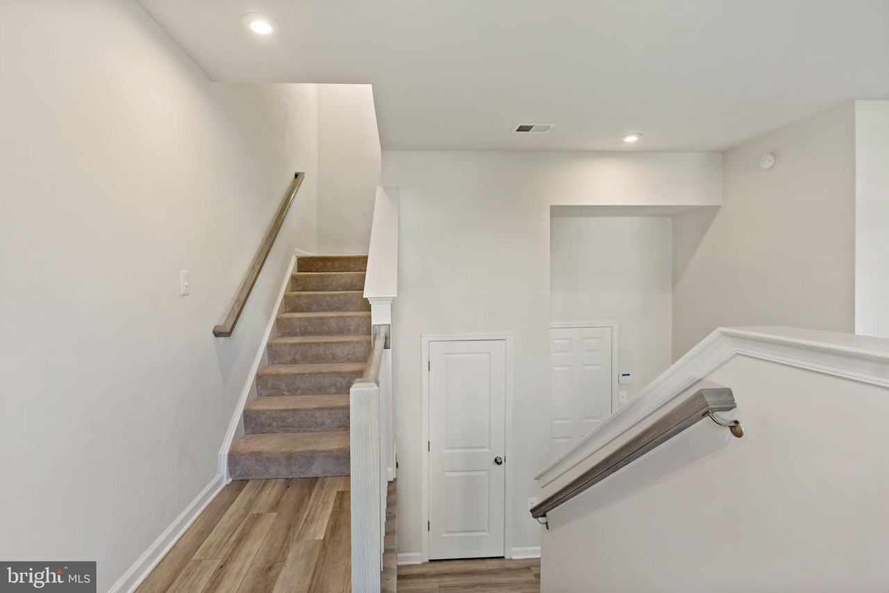 66 National St - Photo 5 of 30