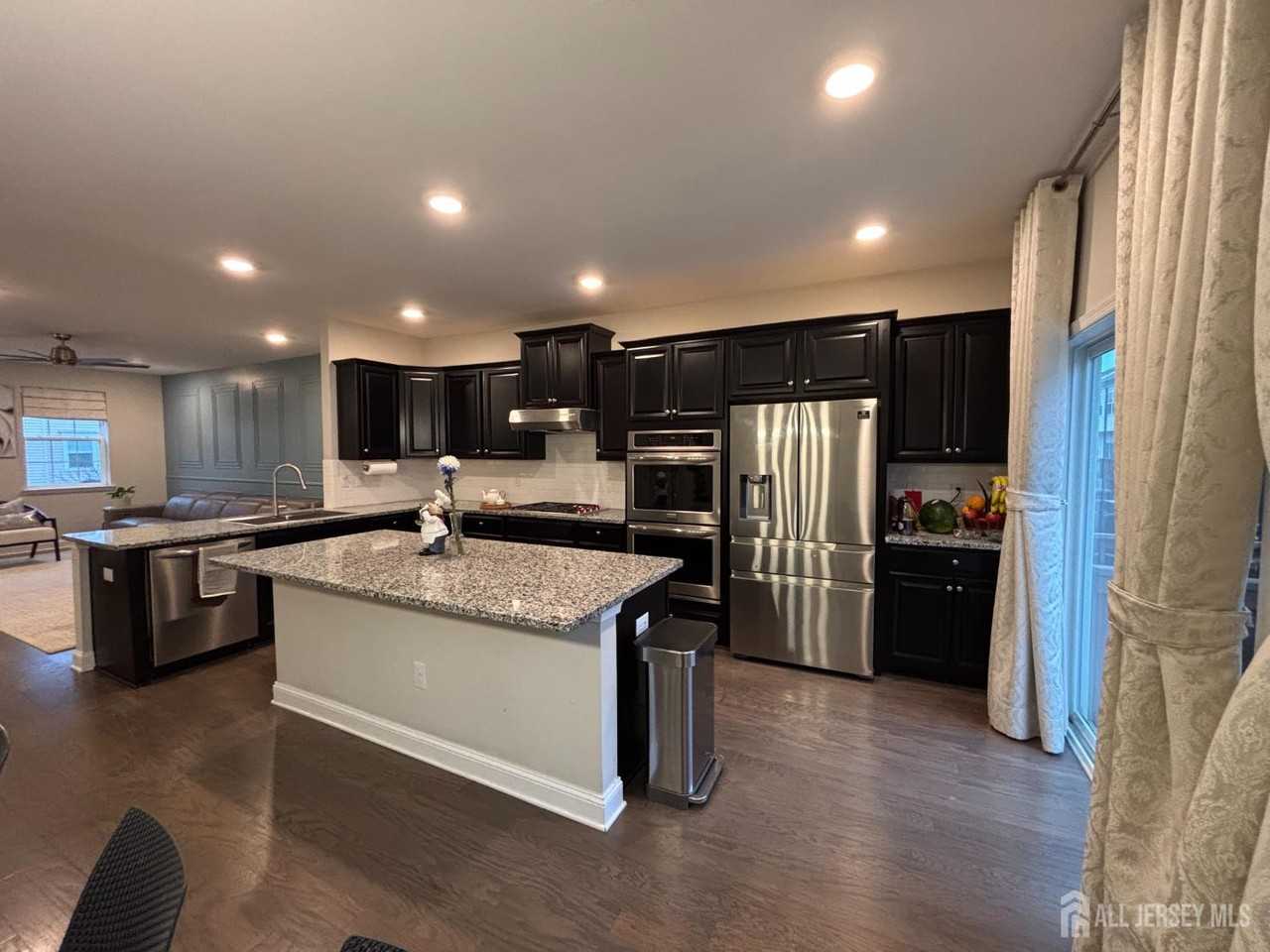 1205 Hights Farm Rd N - Photo 4 of 35