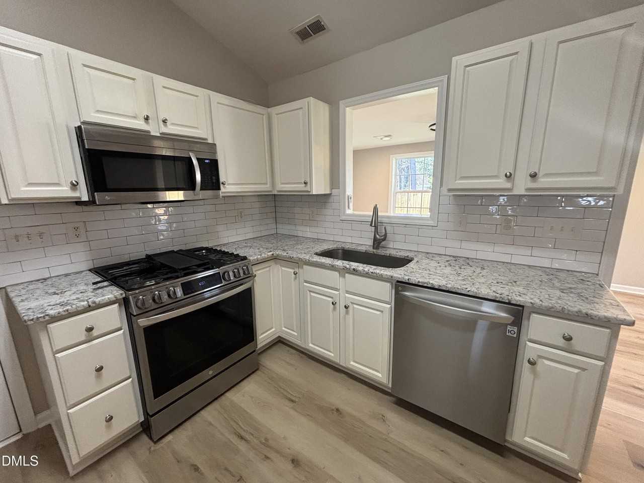 116 S Friars Chase Ln - Photo 2 of 35