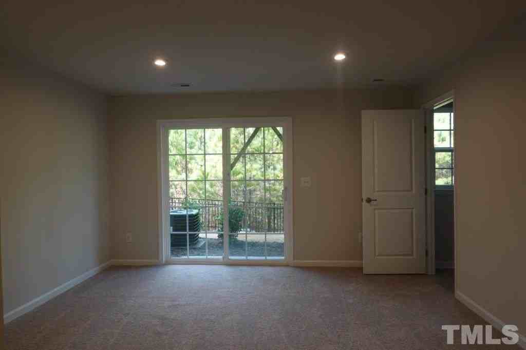 421 Cross Country Way - Photo 3 of 16