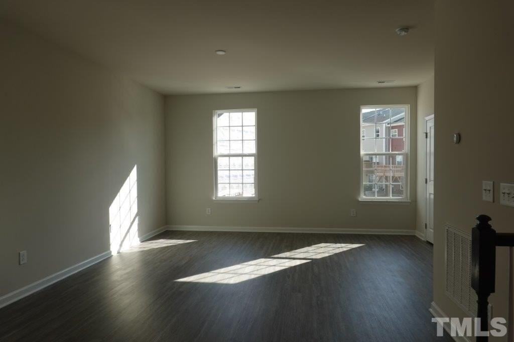 421 Cross Country Way - Photo 5 of 16