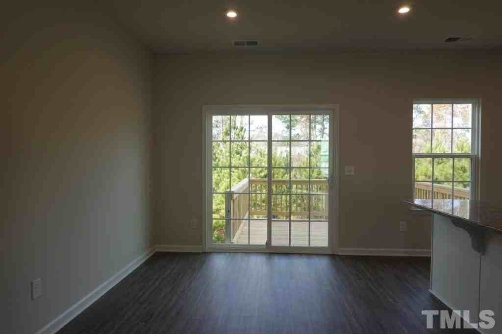 421 Cross Country Way - Photo 7 of 16