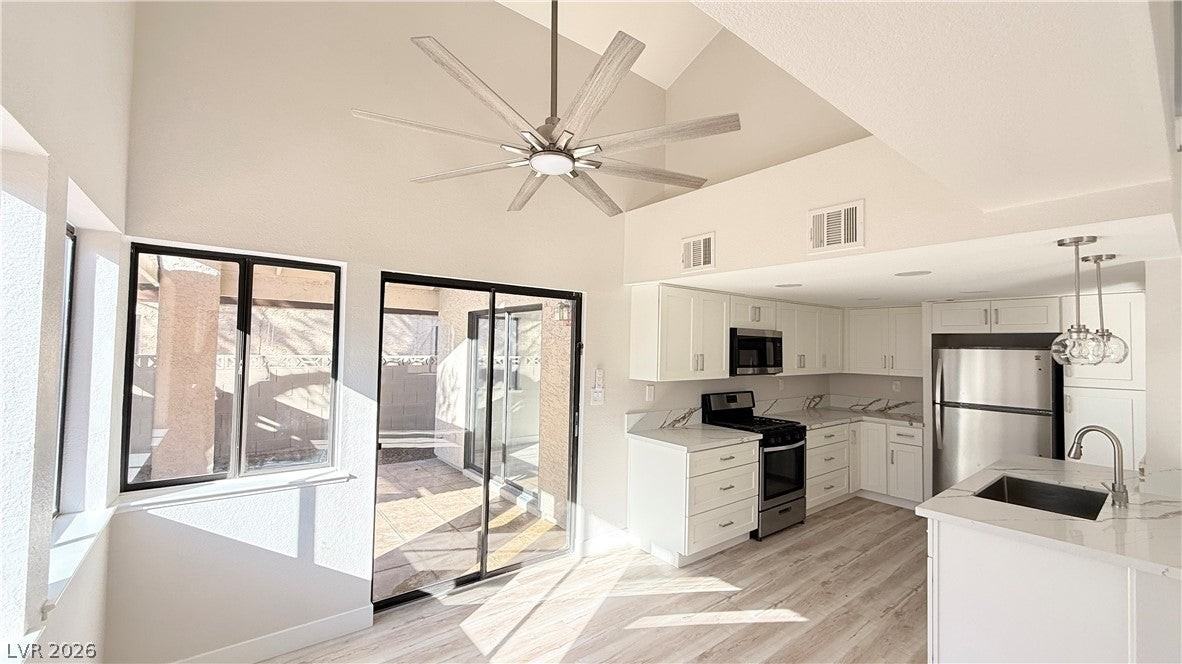 365 Peach Tree Dr - Photo 4 of 26