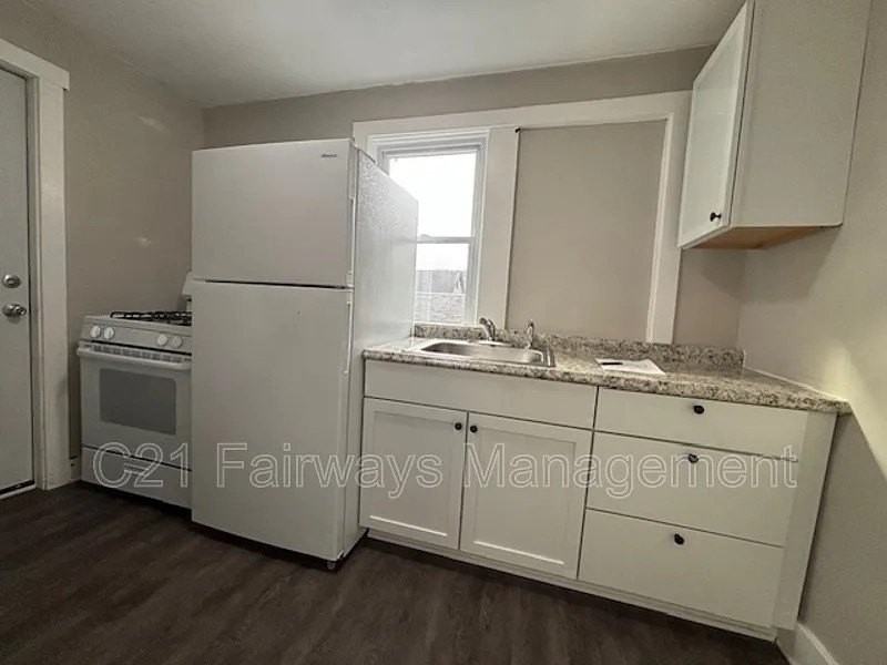 344 2nd St - Photo 4 of 7