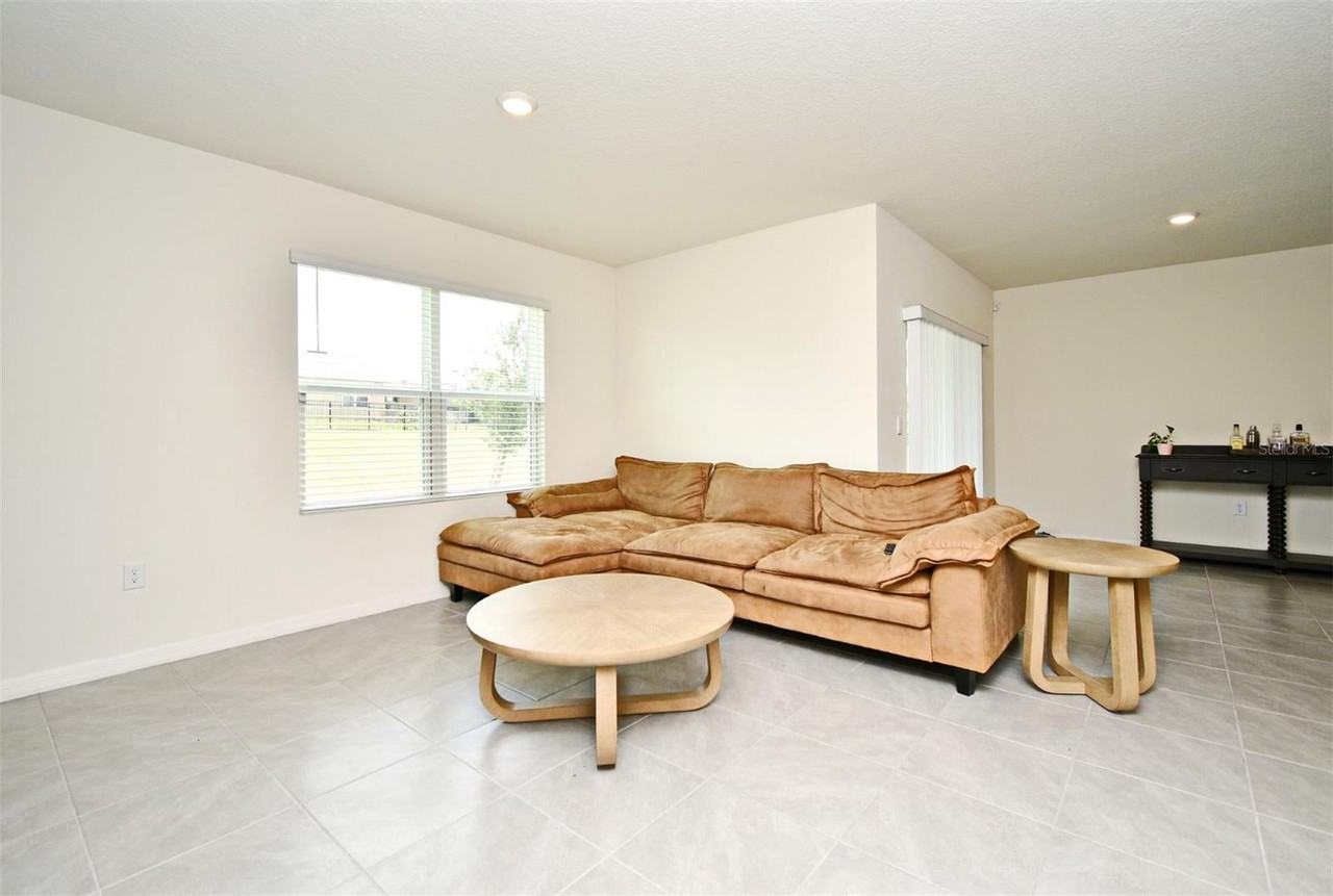 440 Baroness Way - Photo 7 of 47