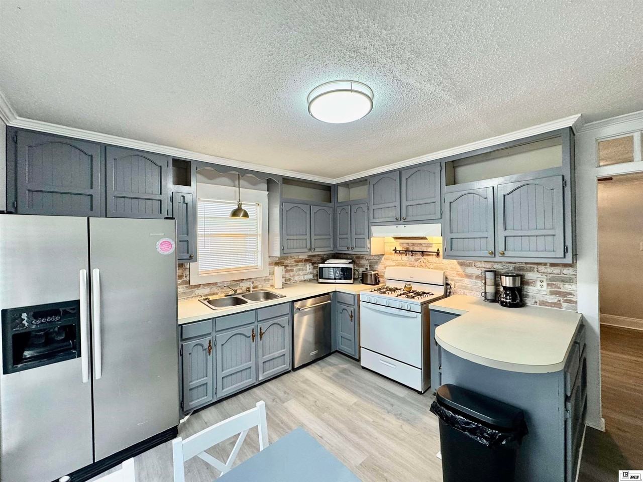 2417 N 9th St - Photo 3 of 8