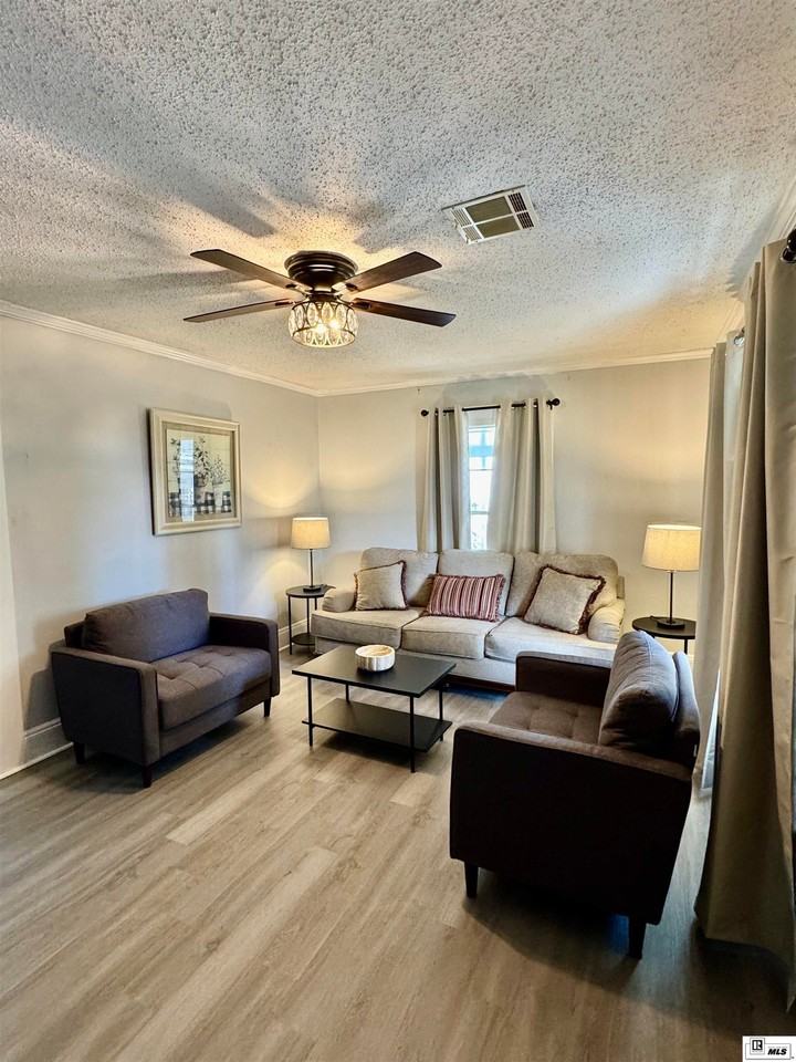 2417 N 9th St - Photo 5 of 8