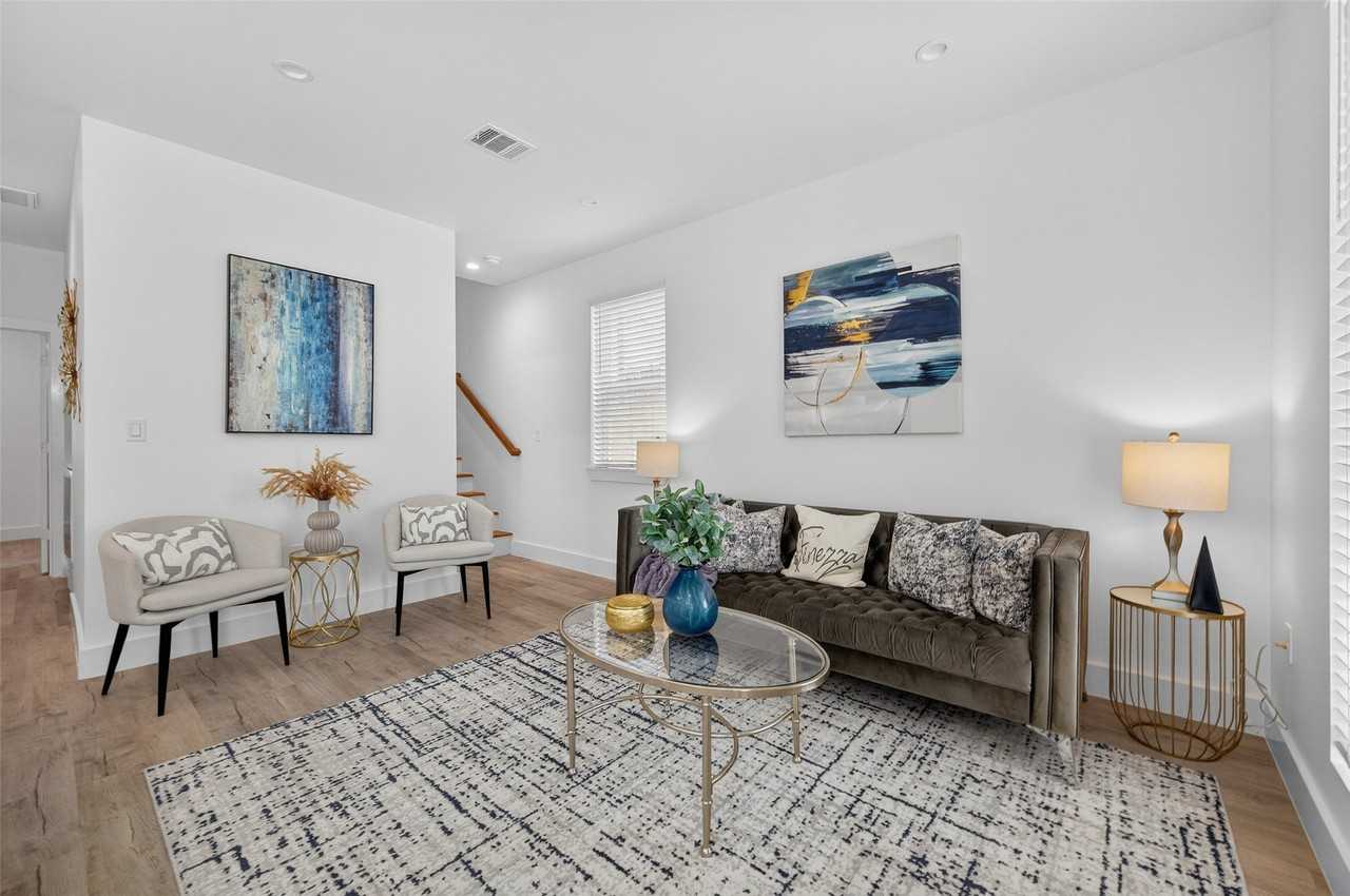 5027 Willow Glen Dr - Photo 2 of 22