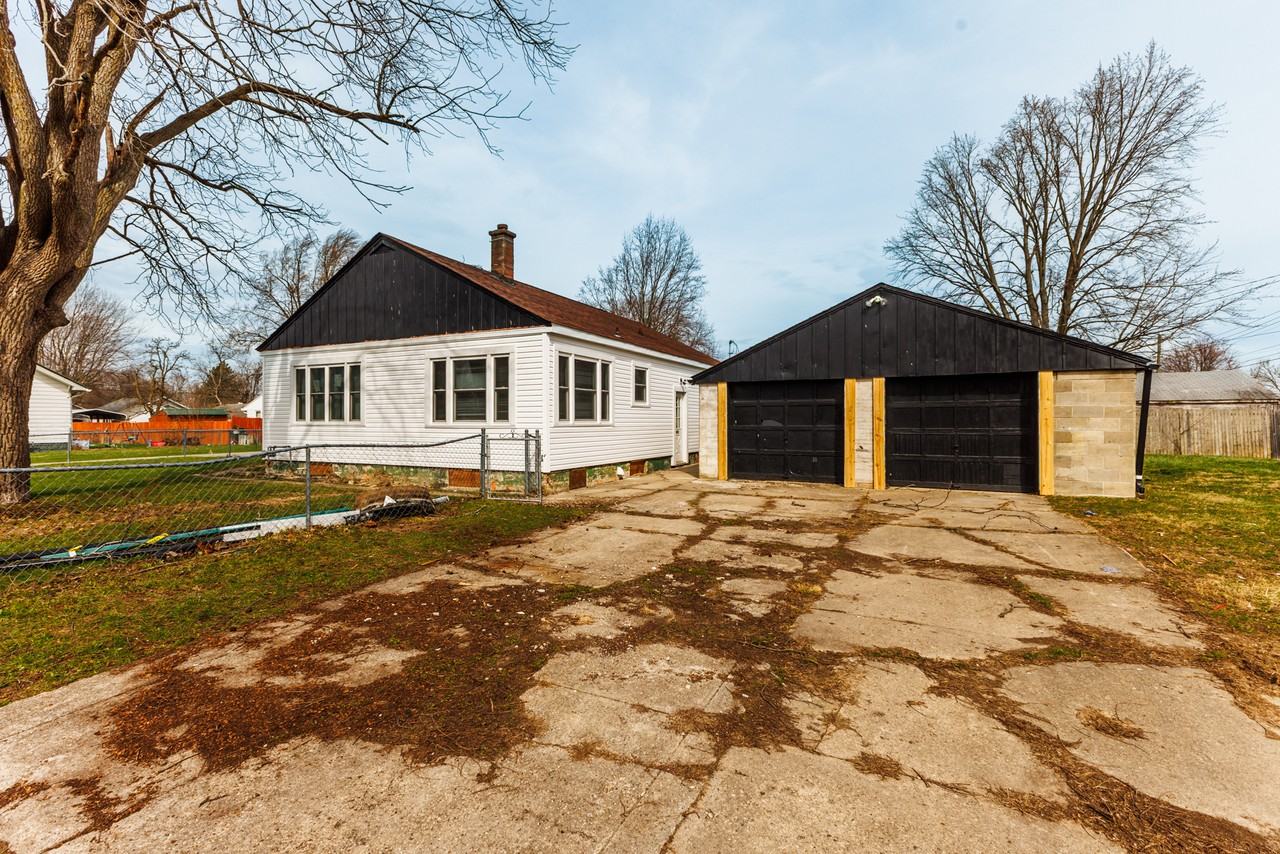 3126 S Pershing Dr #1 - Photo 2 of 10