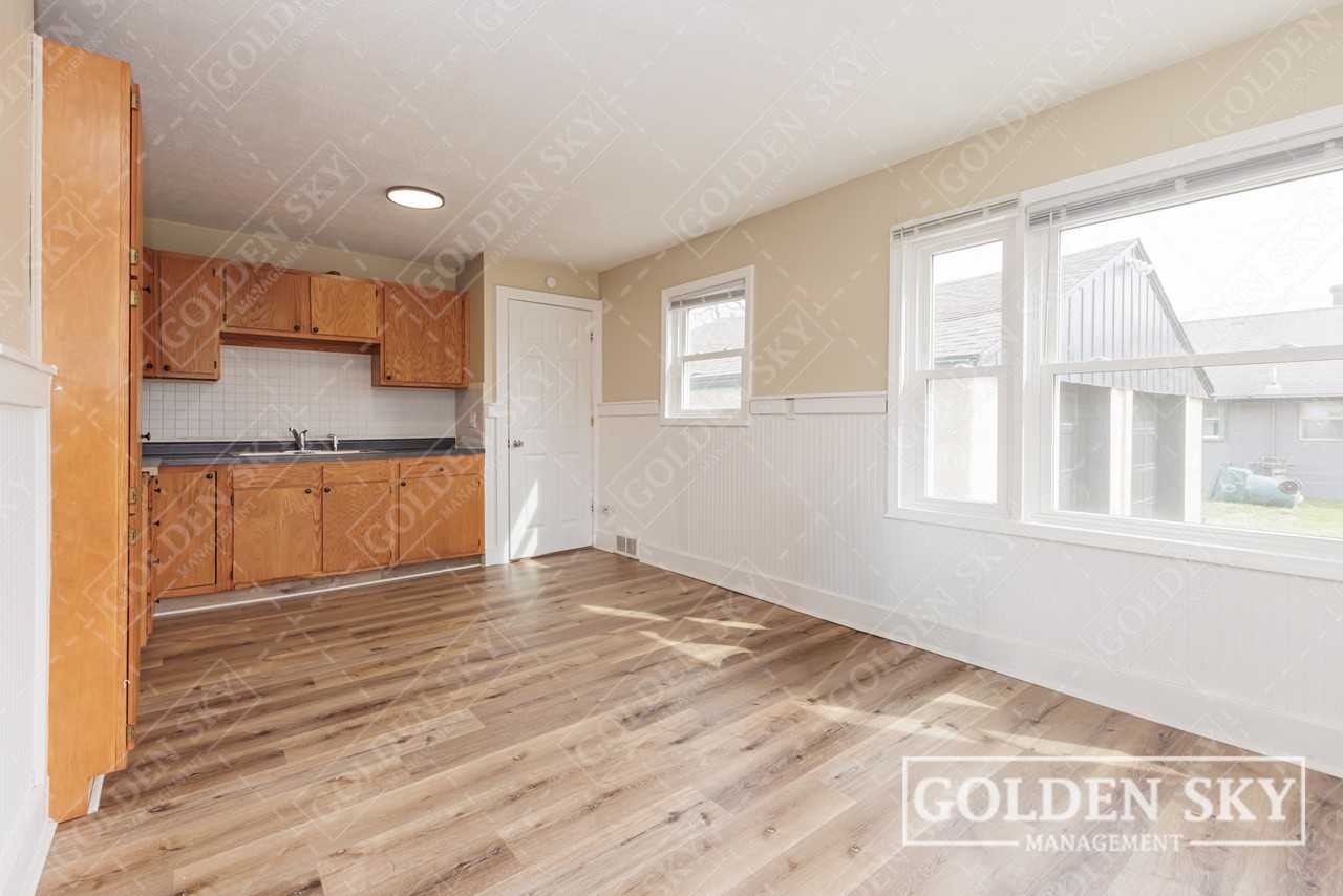 3126 S Pershing Dr #1 - Photo 5 of 10