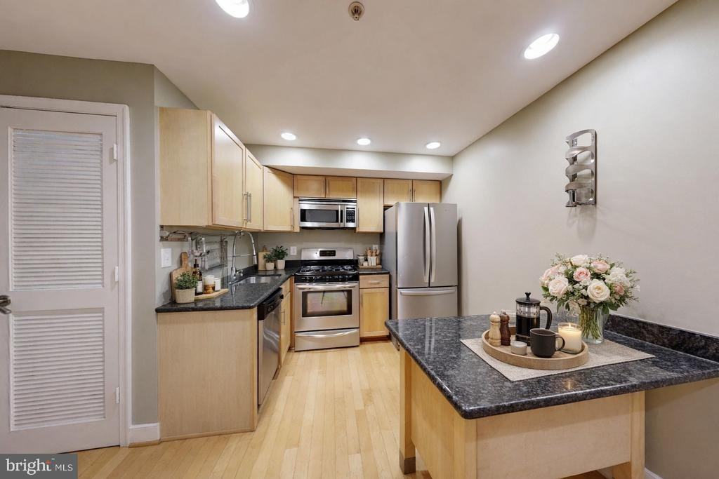 6 Rhode Island Ave Nw ##2 - Photo 6 of 28