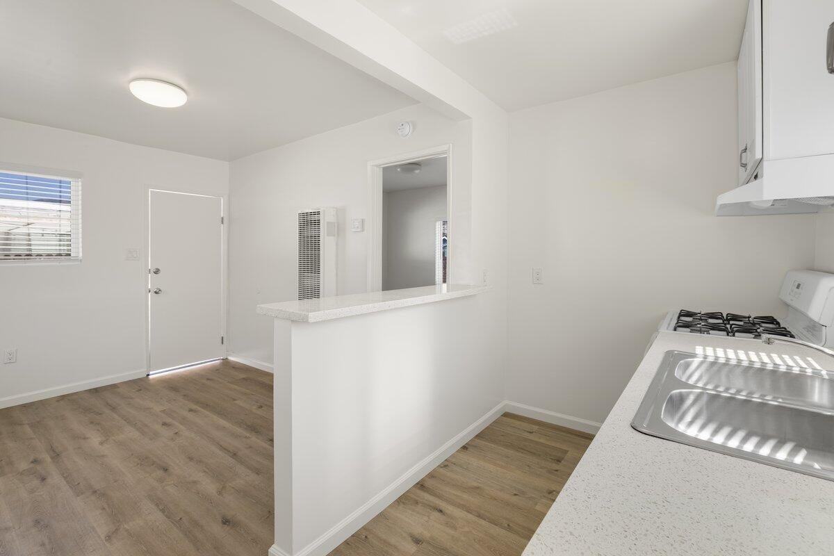 4822 8th St - Photo 2 of 23