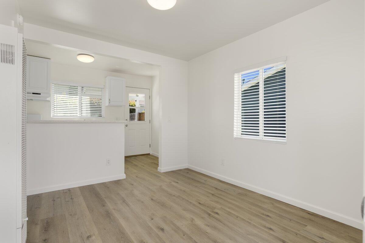 4822 8th St - Photo 3 of 23