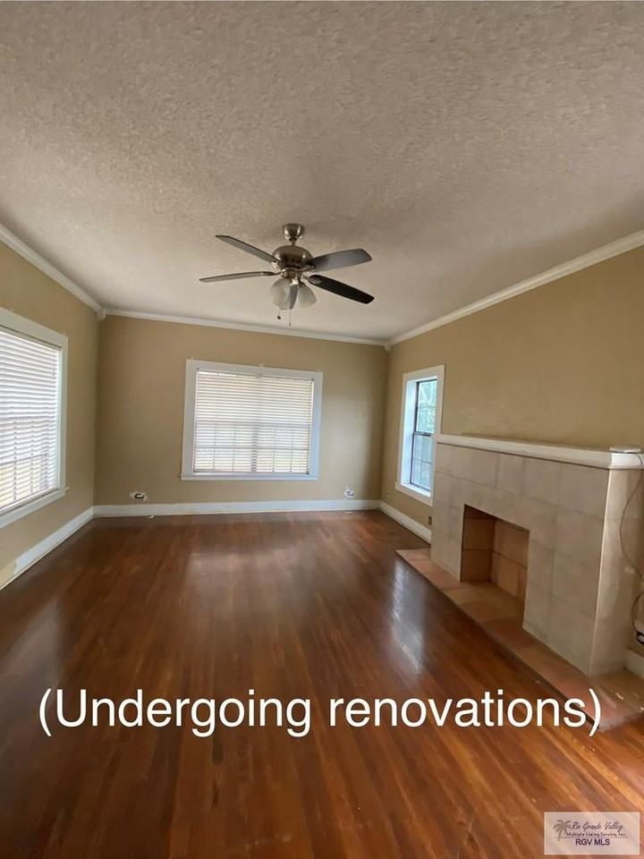 1234 W Levee St - Photo 3 of 8