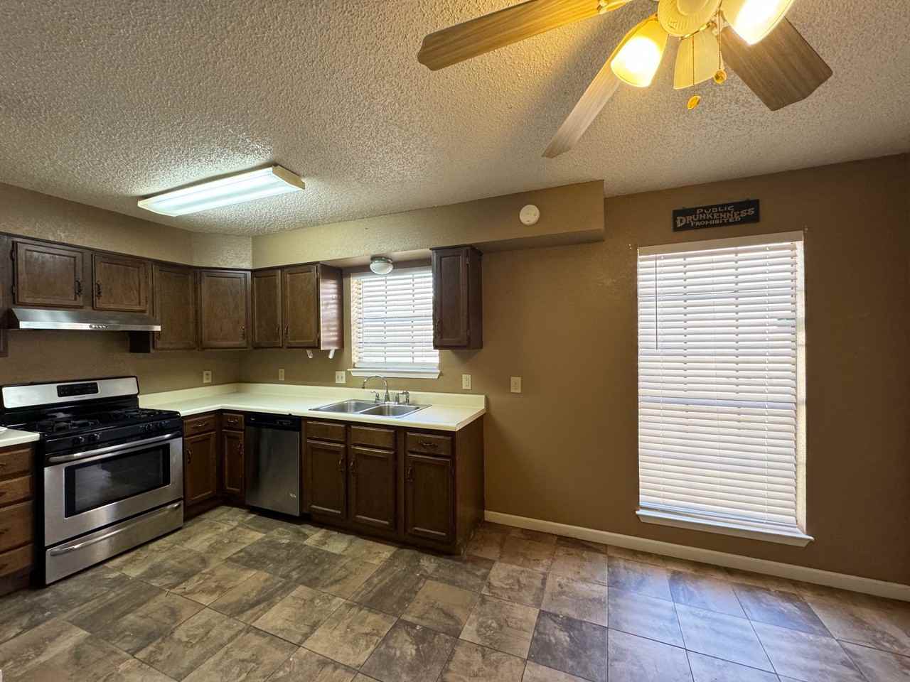 407 West Spruce Avenue - 1Unit A #1 - Photo 2 of 11