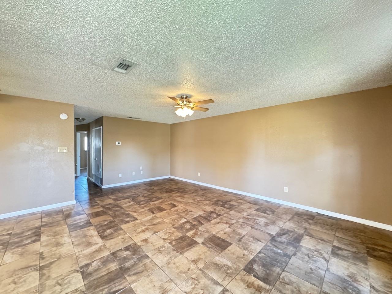 407 West Spruce Avenue - 1Unit A #1 - Photo 3 of 11