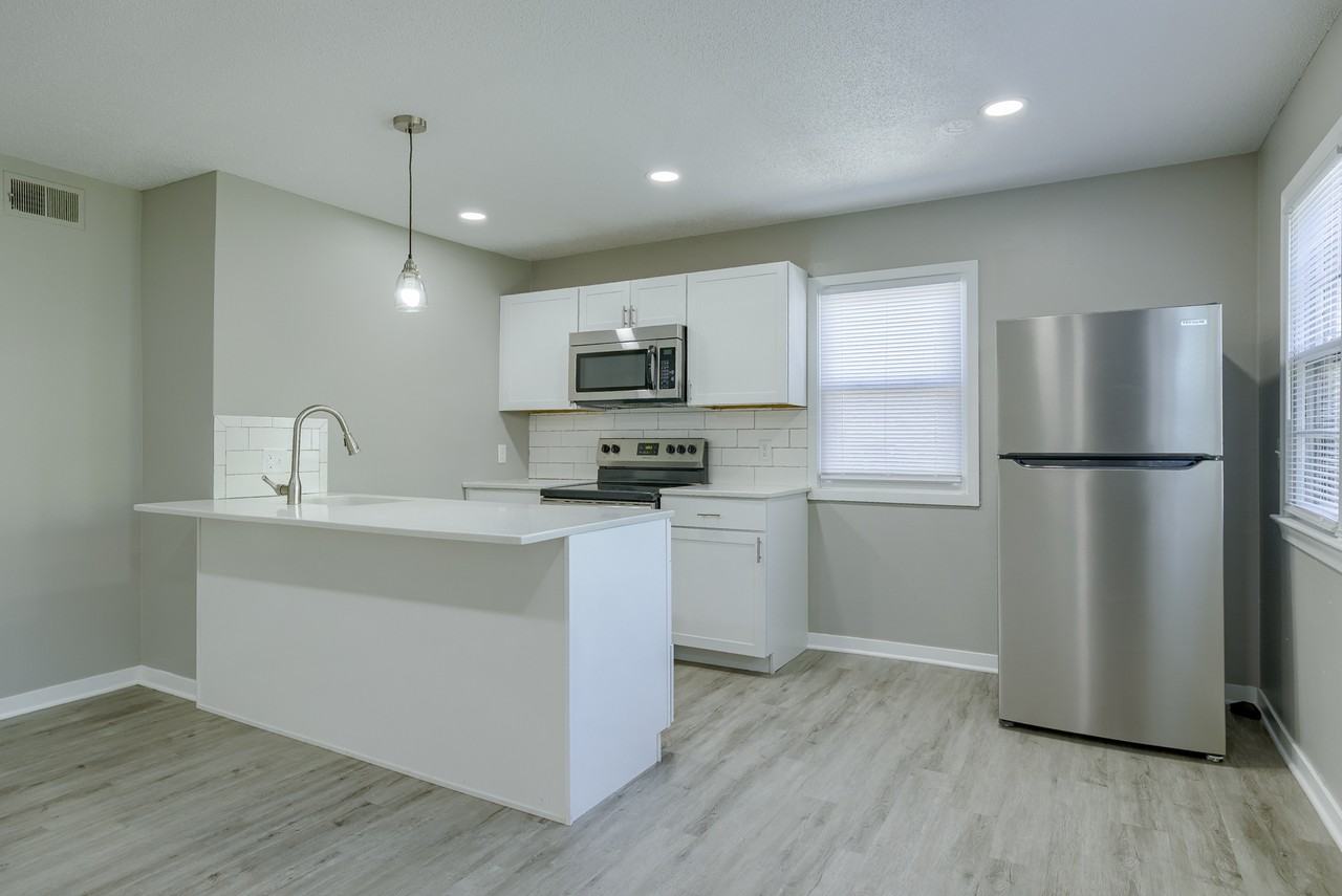 1008 S 29th St #3 - Photo 3 of 20