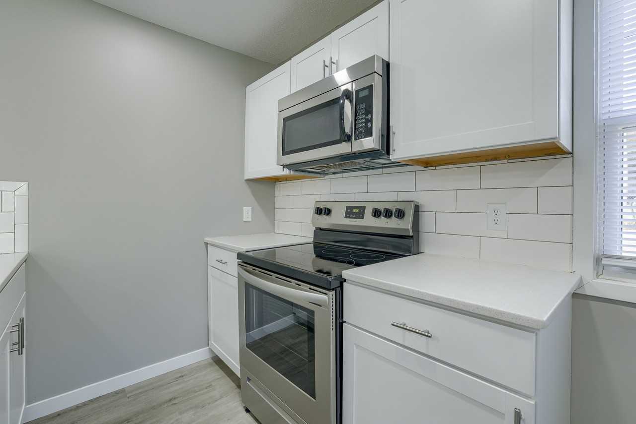 1008 S 29th St #3 - Photo 5 of 20