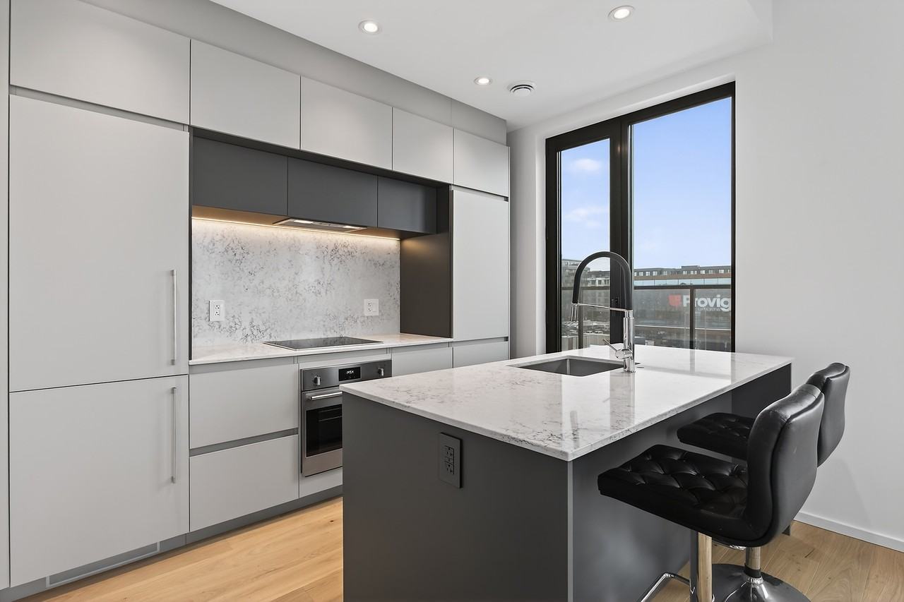 585 Avenue Glengarry #425 - Photo 7 of 30