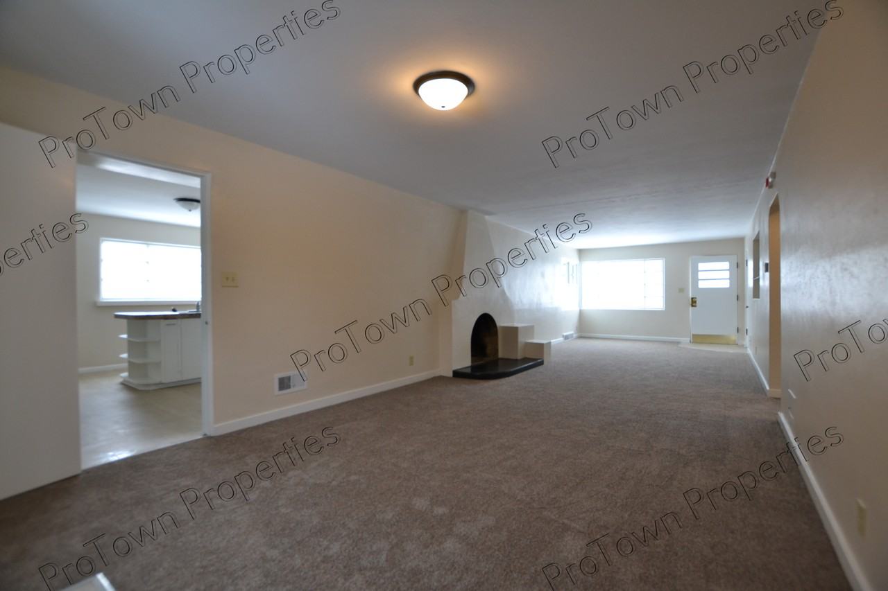 1318 Oneida Street - Photo 2 of 8