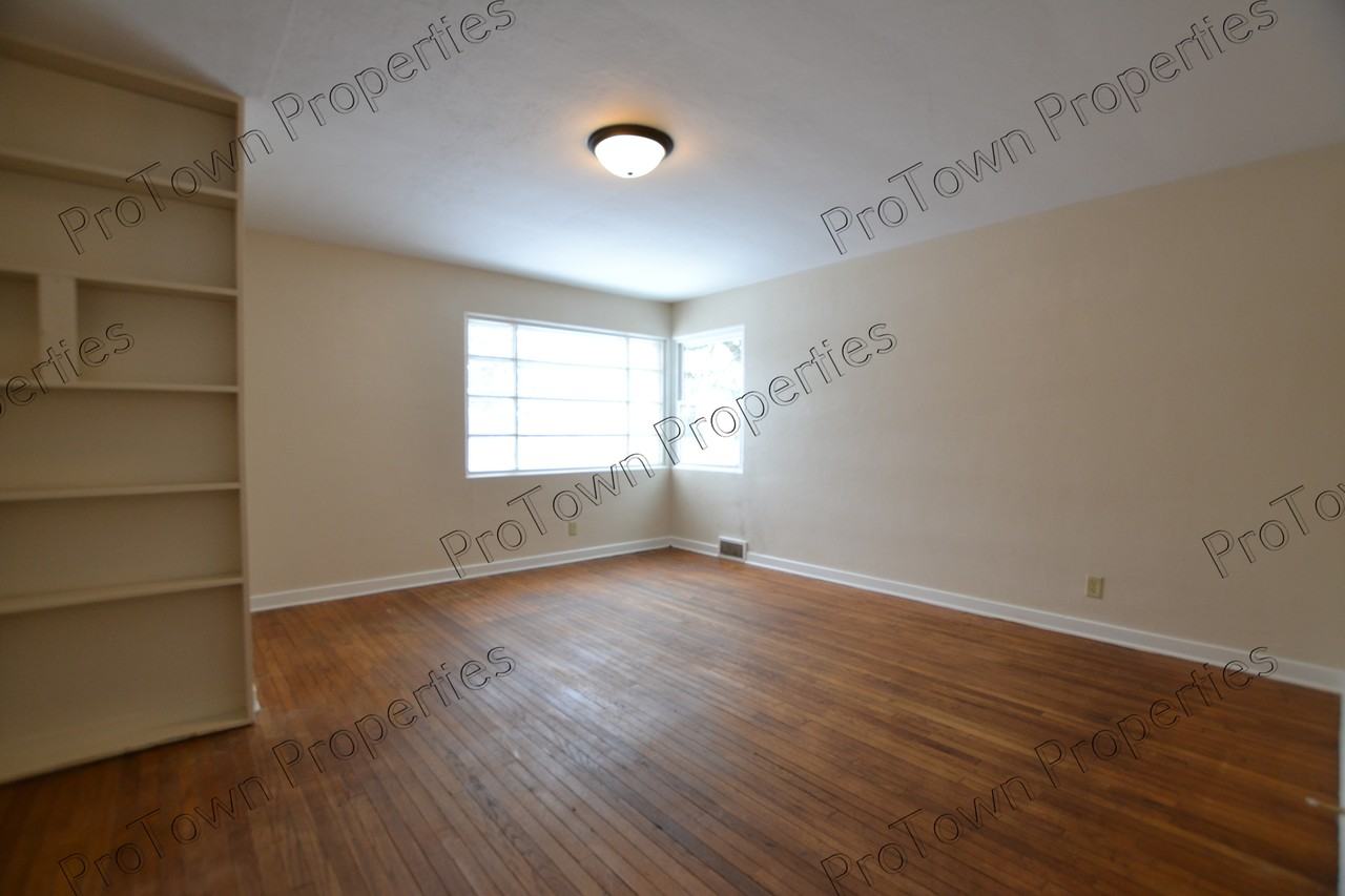 1318 Oneida Street - Photo 3 of 8