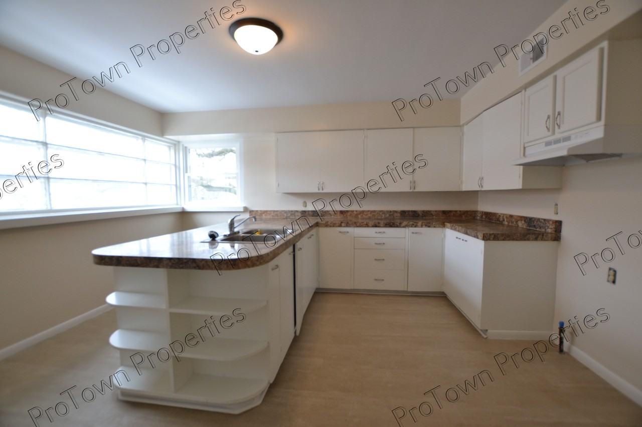 1318 Oneida Street - Photo 7 of 8