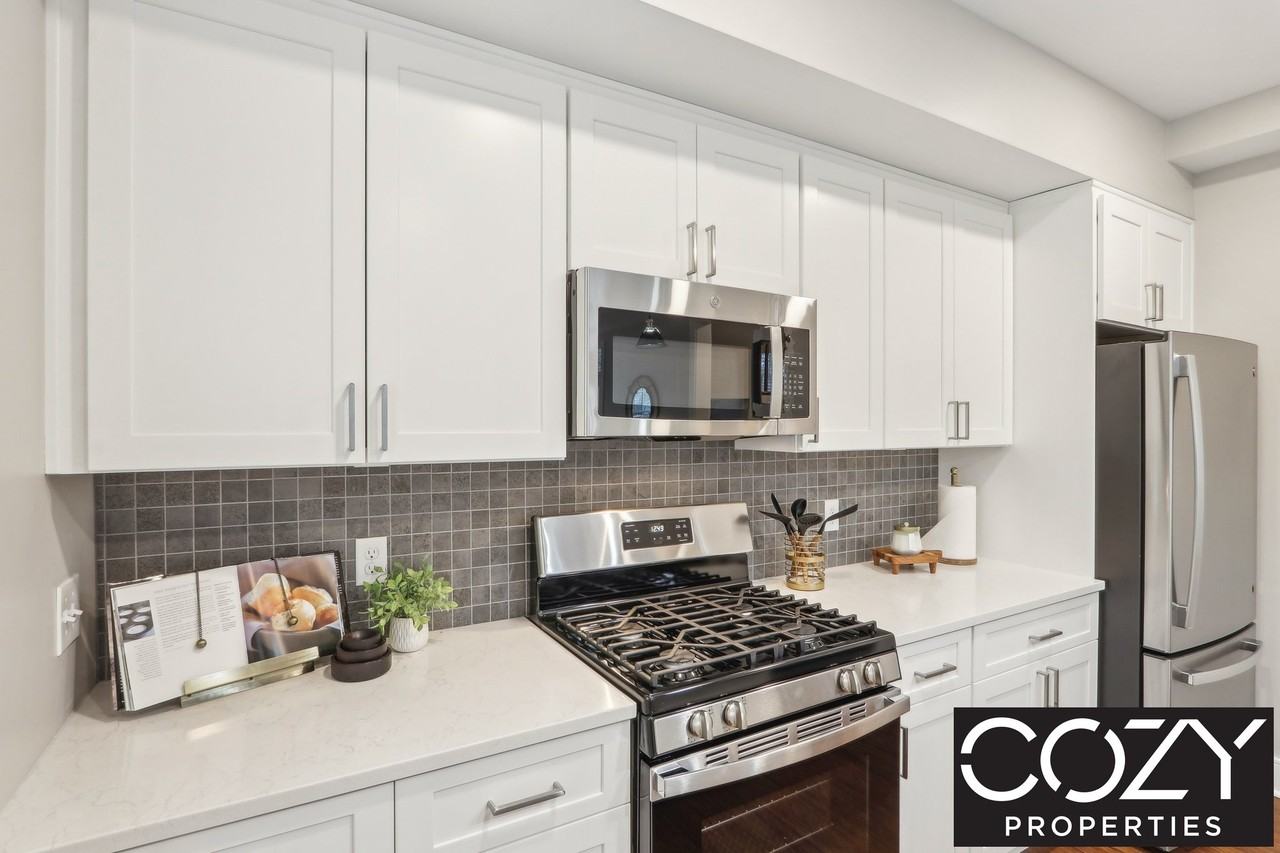 386 Harvard St - Photo 3 of 29