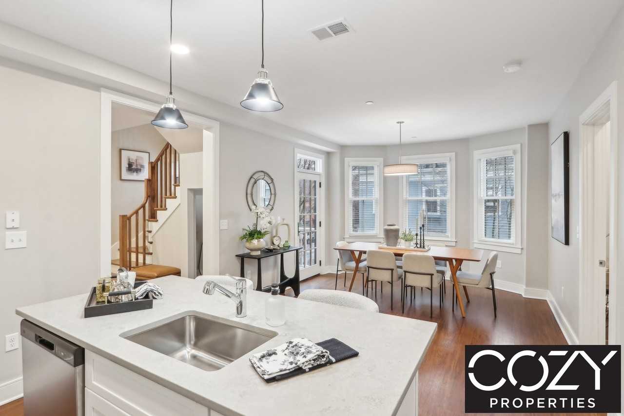 386 Harvard St - Photo 5 of 29