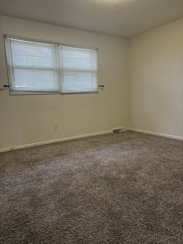 408 Amherst Dr #1 - Photo 7 of 7