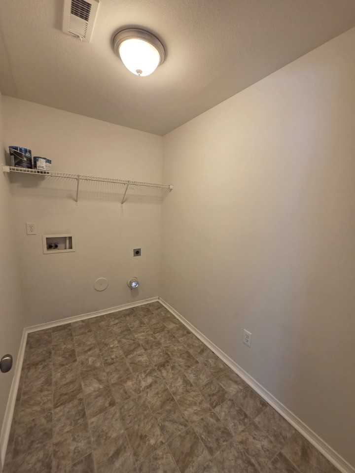 2701 Buckleigh Dr #1 - Photo 6 of 34