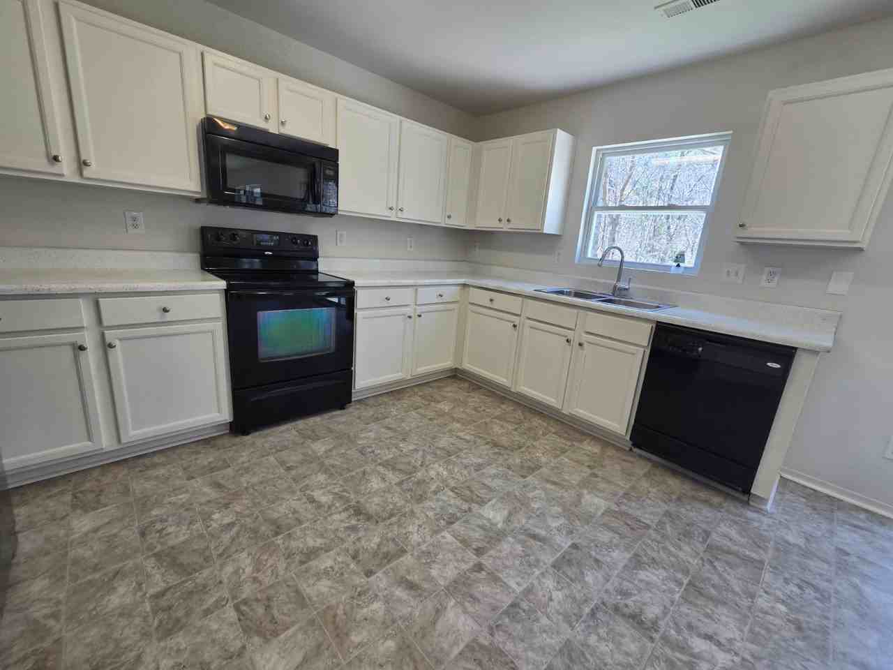 2701 Buckleigh Dr #1 - Photo 7 of 34