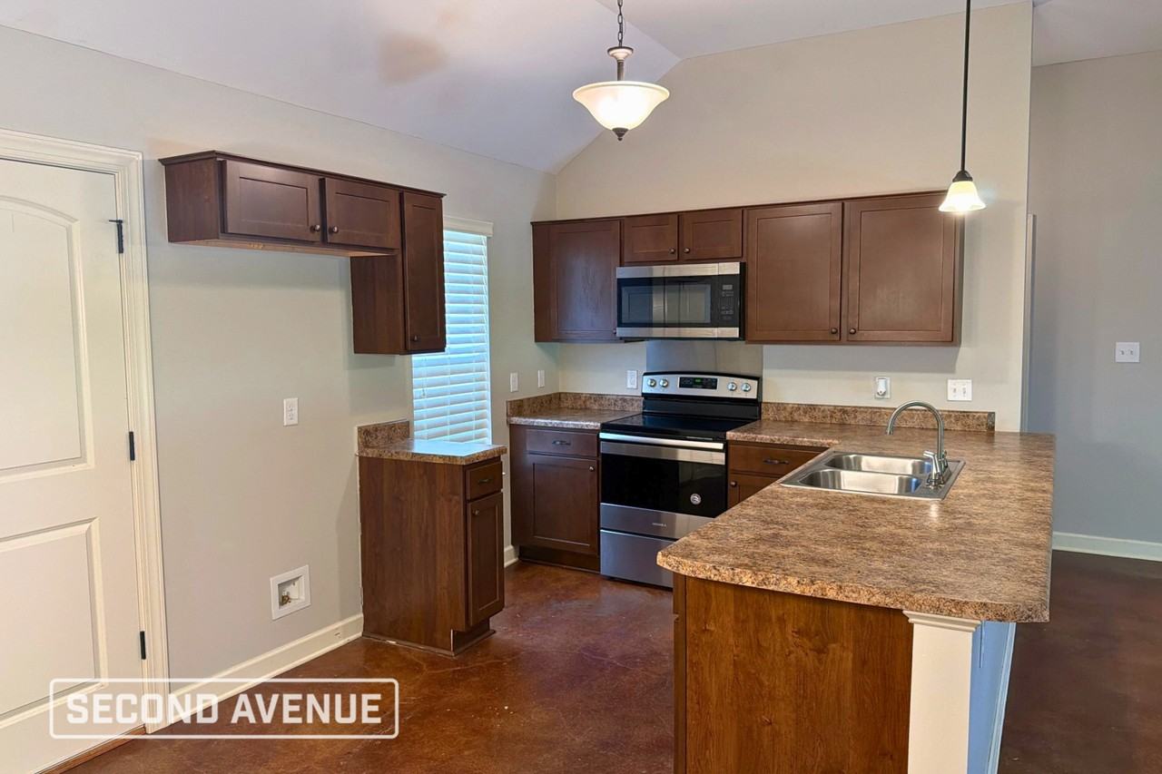 8943 Smith Ranch Dr - Photo 3 of 18