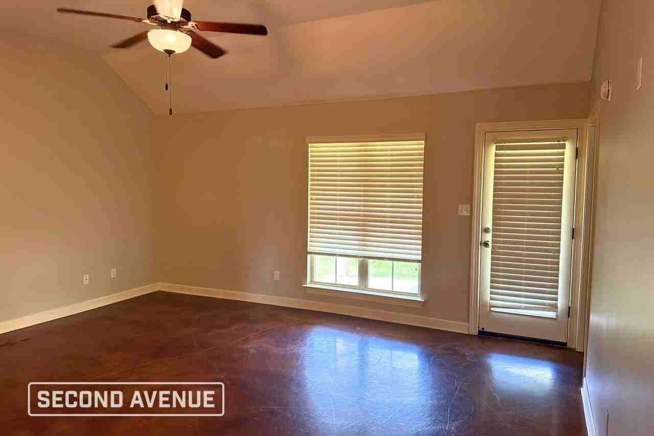 8943 Smith Ranch Dr - Photo 5 of 18