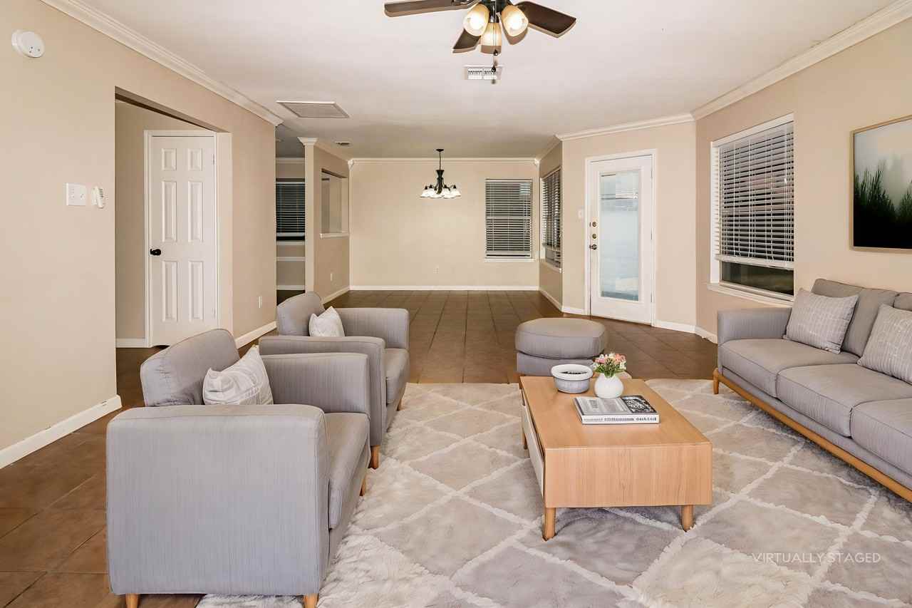 3021 Shady Creek Ln - Photo 2 of 30