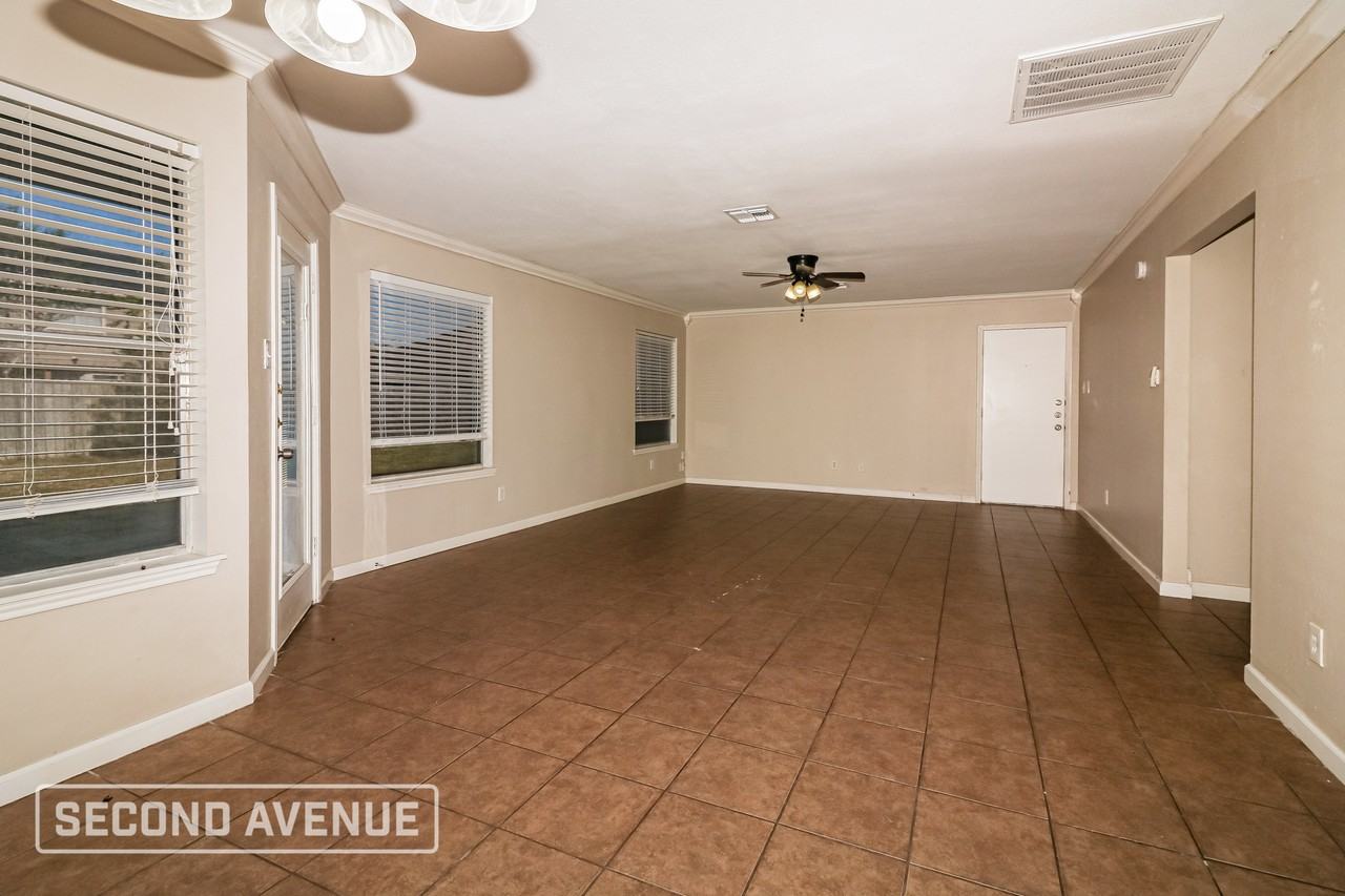 3021 Shady Creek Ln - Photo 5 of 30