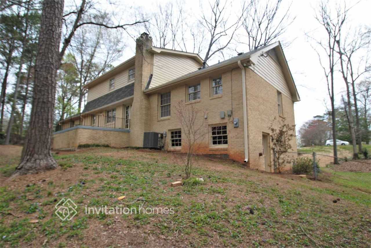 4226 Executive Dr - Photo 5 of 8