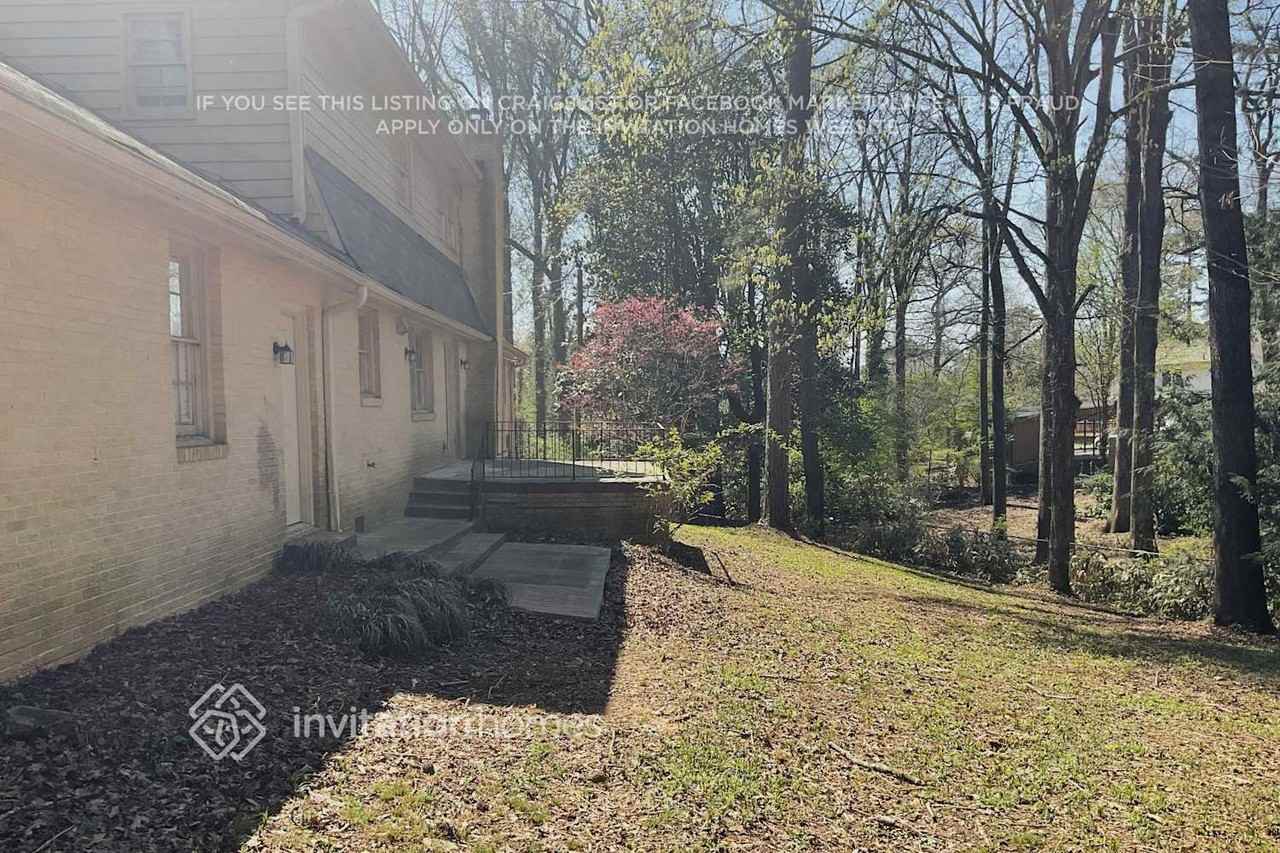 4226 Executive Dr - Photo 7 of 8