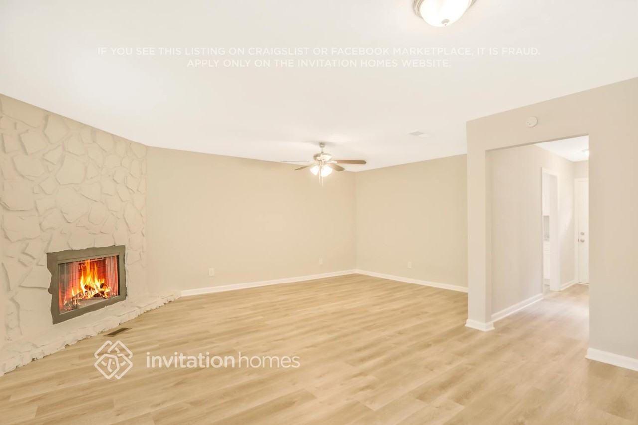 6423 Van Eyck Way - Photo 6 of 25